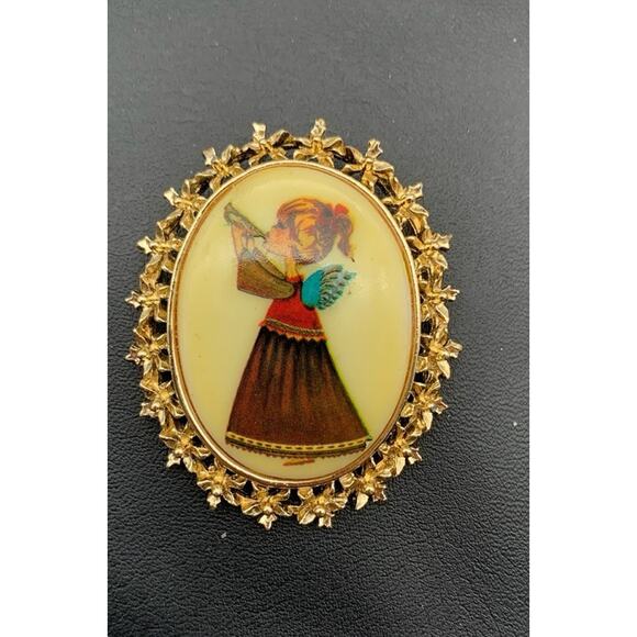 Vintage Tancer II Gold Tone Child Angel Cameo Style Brooch Transfer Mid Century - Picture 1 of 5